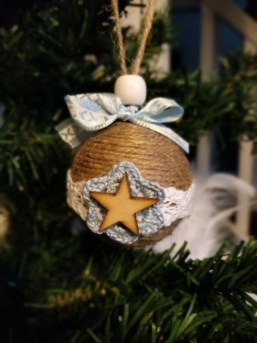 Boules de Noël ficelle