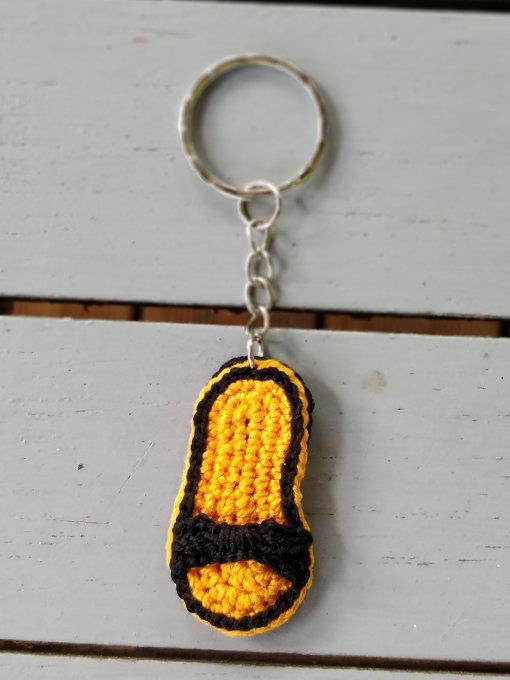 porte-clé savate au crochet