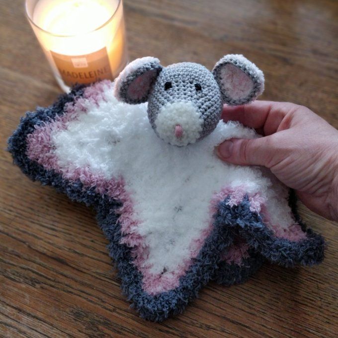 doudou souris rose