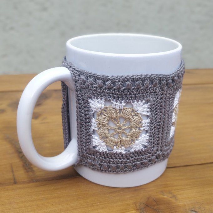 tour de mug gris blanc beige