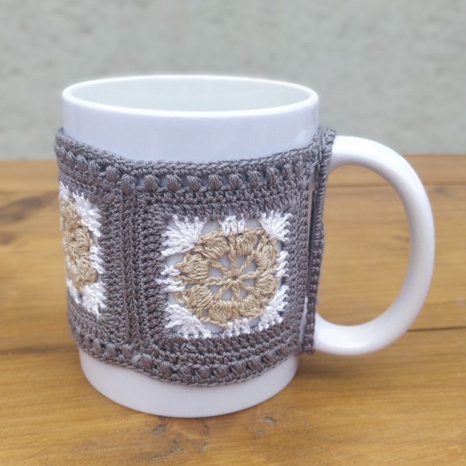 tour de mug gris blanc beige