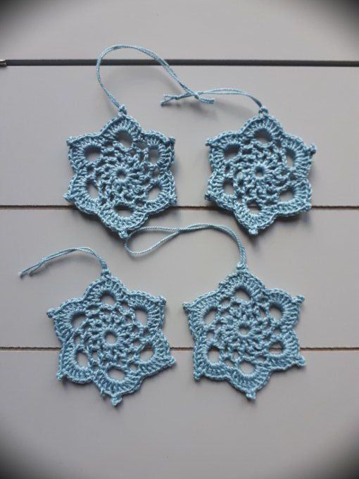 suspensions étoiles au crochet 